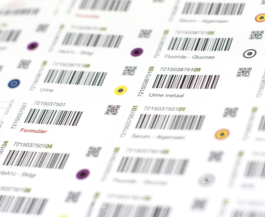 priketiketten met barcodes